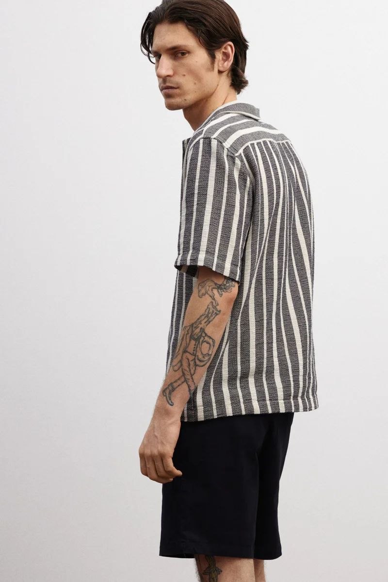 H&M Textured resort shirt | Regular Fit