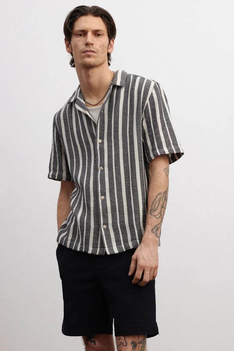 H&M Textured resort shirt | Regular Fit