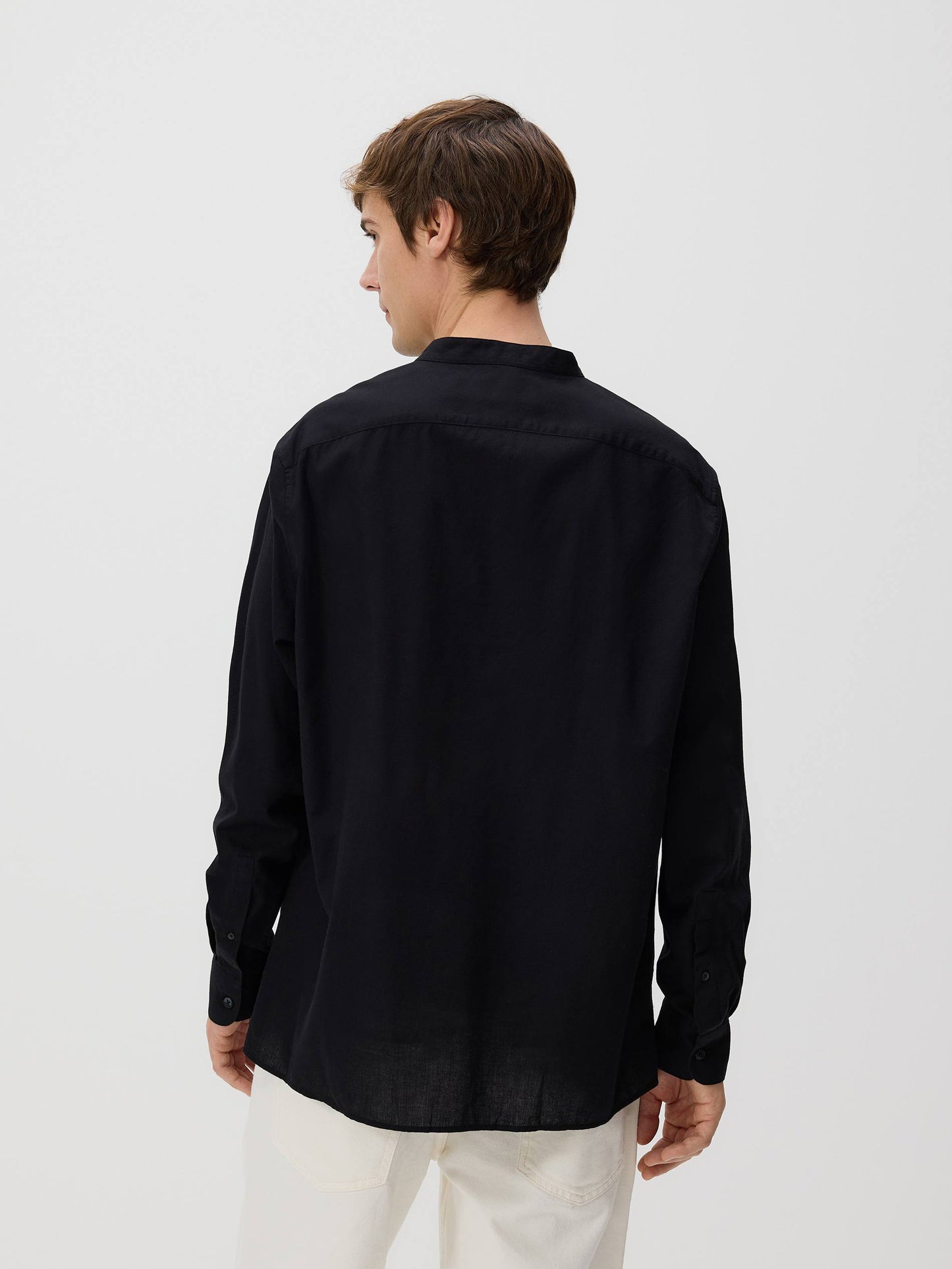 Reserved black regular fit shirt with a stand-up collar and long buttoned cuffs