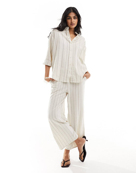 Stradivarius Linen-look flowing shirt - Striped