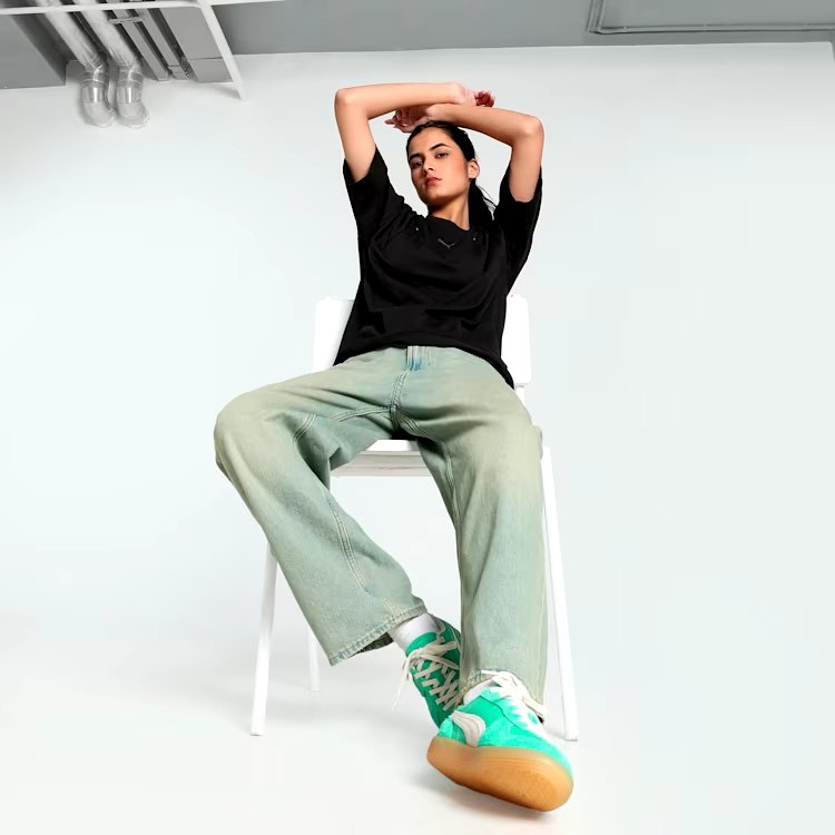 PUMA DARE TO OVERSIZED CUTOUT TEE - Basic T-shirt